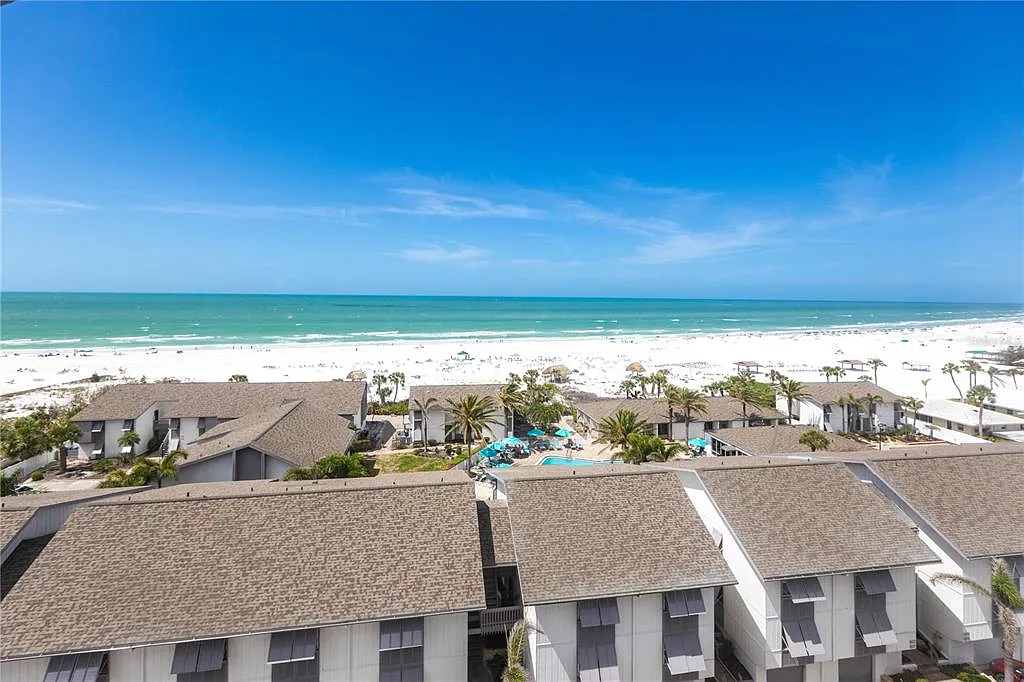 2 bed, 2.0 bath, 1105 sqft, $7,050 — Photo 1