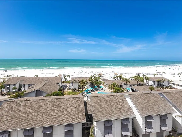 1055 W Peppertree Dr #703AA — Photo 1