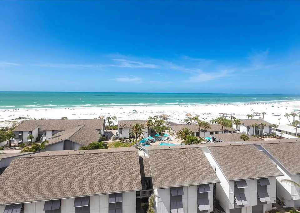 1055 W Peppertree Dr #703AA