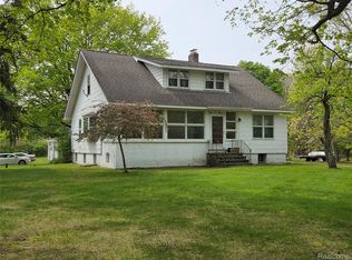 403 East Rd, Holly, MI 48442