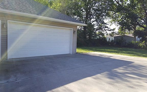 Two-car, Automatic Garage/Back Yard
