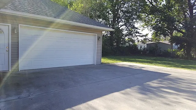 Two-car, Automatic Garage/Back Yard