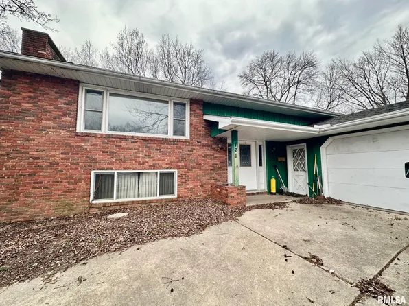 2721 N Elmcroft Dr, Peoria, IL 61604