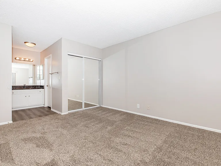 Sierra Vista Apartments — Photo 12