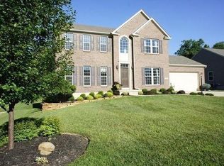 8901 Summer Crest Dr, Cincinnati, OH 45251