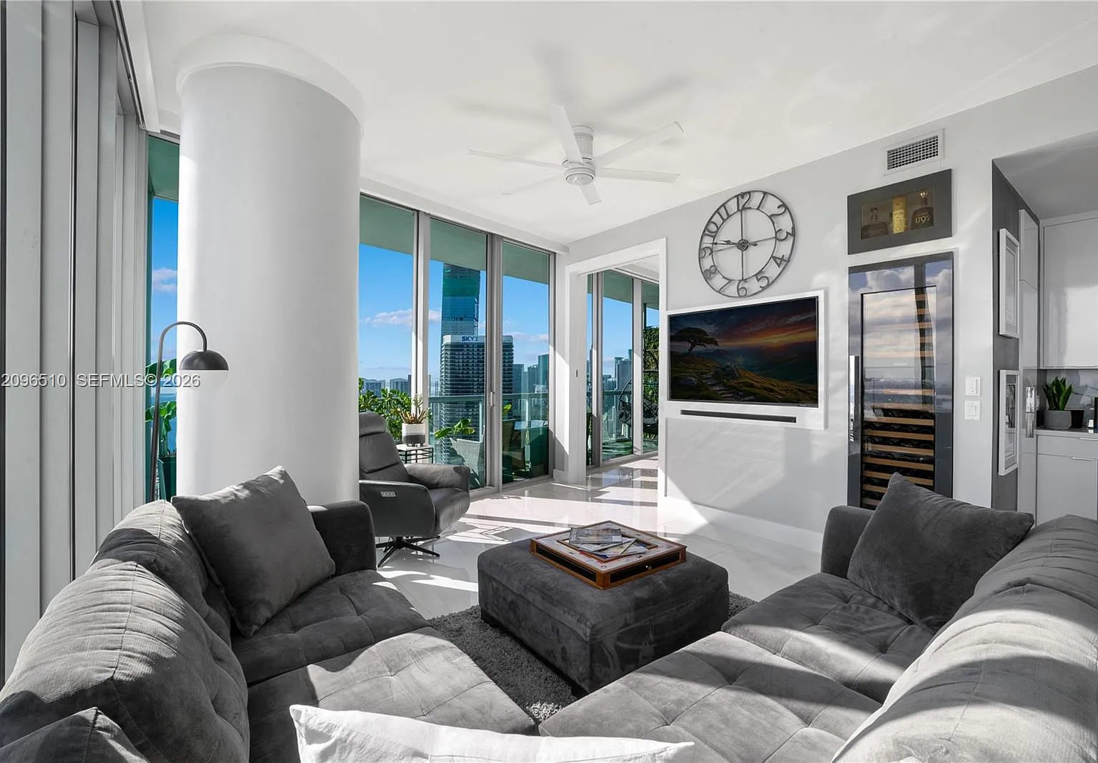 Marinablue Condo — Photo 4