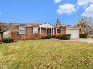 41465 Crestwood Dr, Plymouth, MI 48170