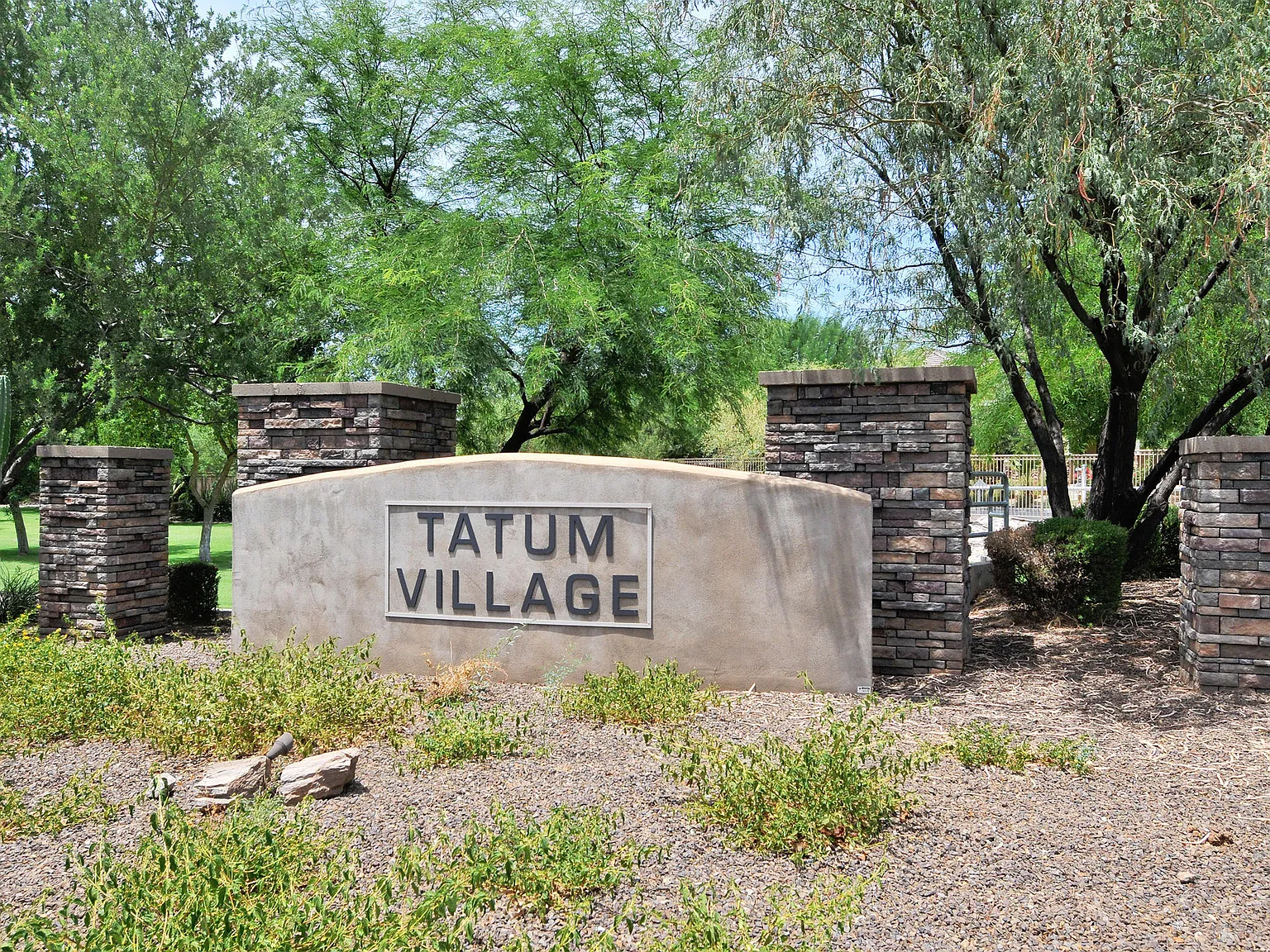 3 bed, 2.5 bath, 1646 sqft, $2,550 — Photo 2