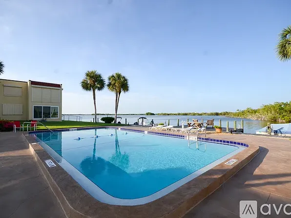 1729 Minutemen Cswy APT 110, Cocoa Beach, FL 32931