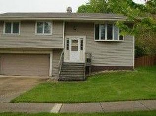 251 Strathmore Ln, Bloomingdale, IL 60108