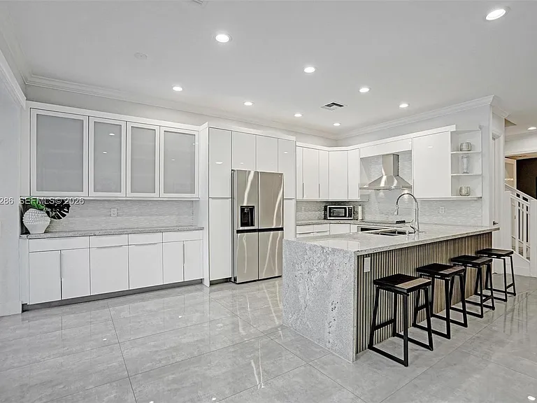 453 SW 5th Ave — Photo 22