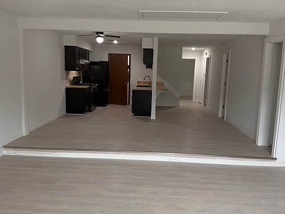 2nd image of 2220 N Elm St