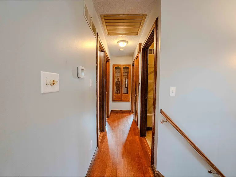 225 Parker Dr — Photo 14