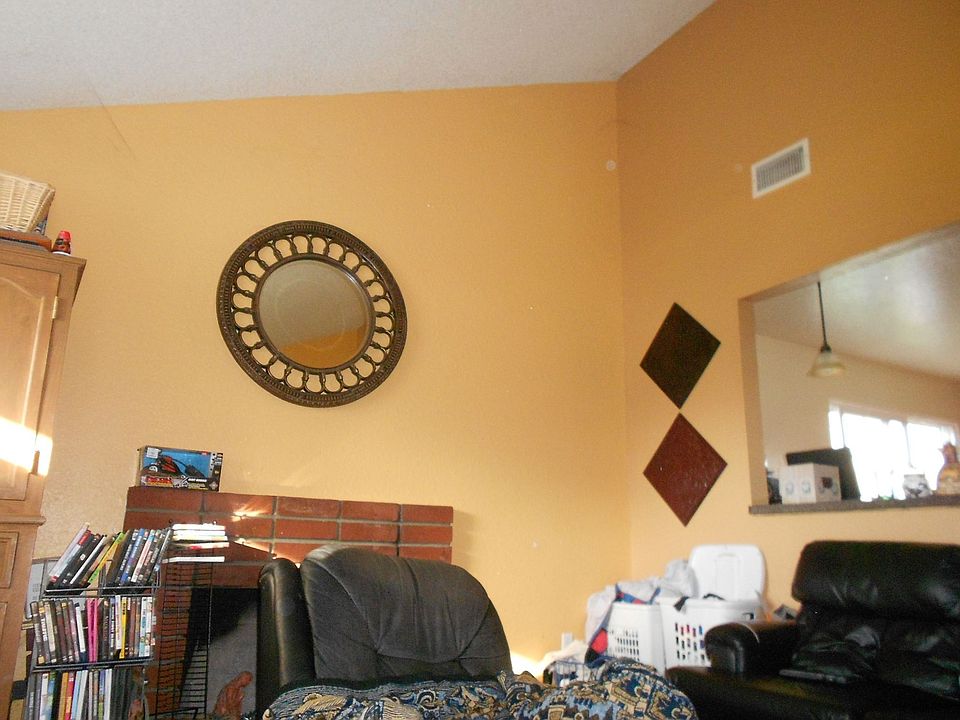2nd image of 257 S Sutter Ave