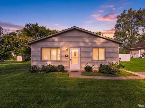 238 Seward St, Pontiac, MI 48342