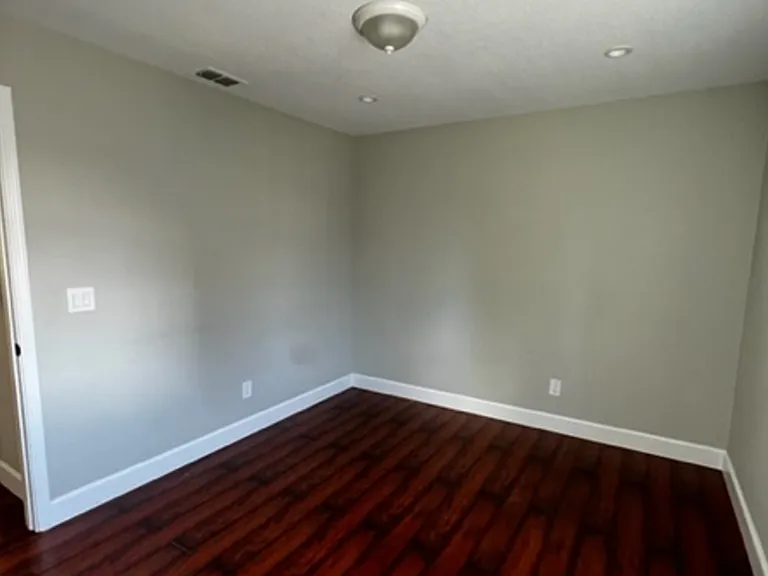 2 Bedroom / 1 Bathroom Townhome in Bay Point — Photo 11