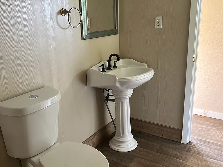 104 N San Marcos St — Photo 7