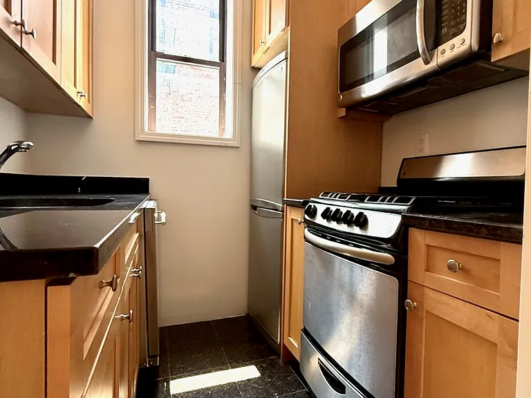 48 W 73rd St #6B — Photo 4