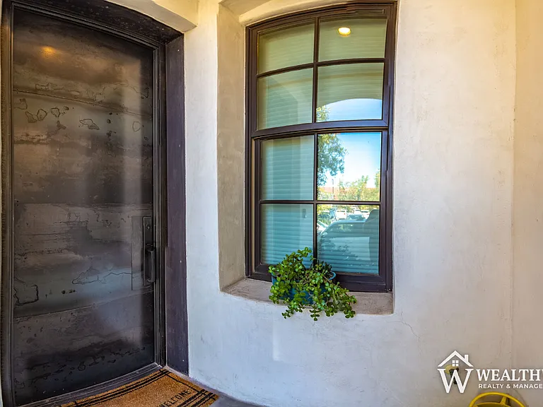 879 W Paseo De Los Zanjeros — Photo 2