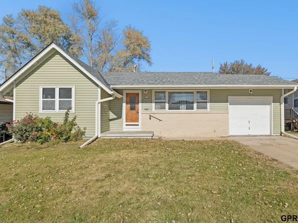 4708 Grover St, Omaha, NE 68106
