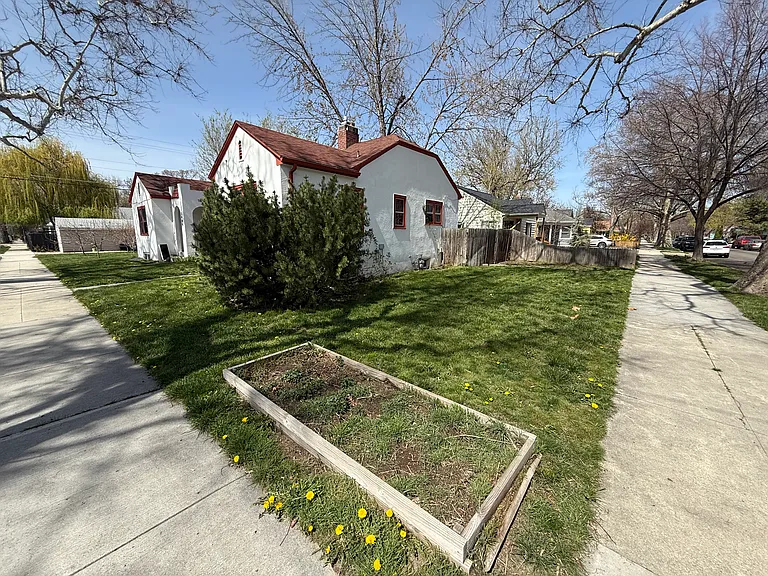 1402 W Lemp St — Photo 5