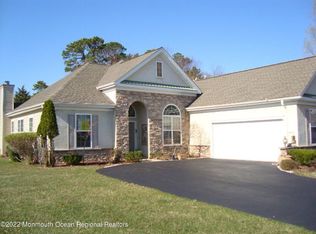 18 Chatham St, Barnegat, NJ 08005