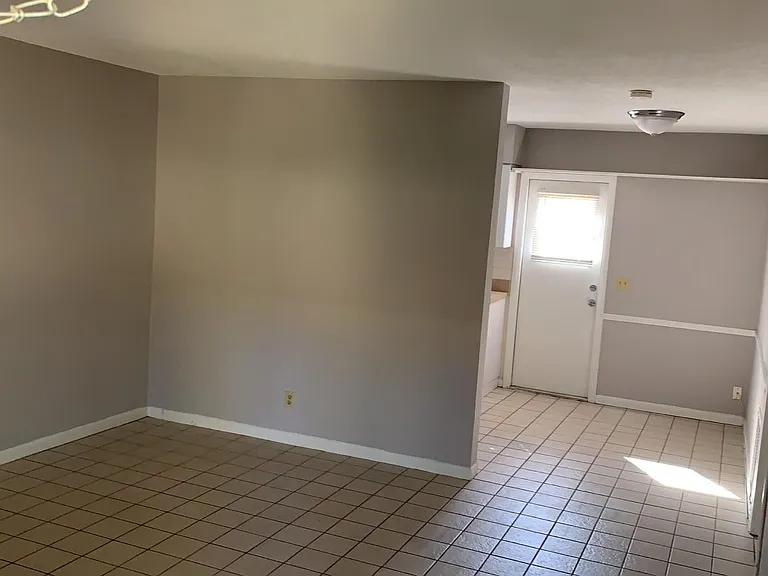 3720 NE 22nd Ave — Photo 6