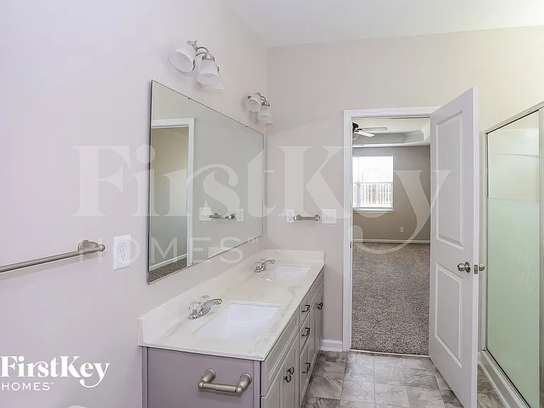 140 Kingston Dr — Photo 9