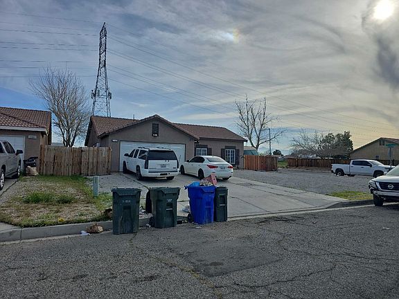 2nd image of 10795 Wakefield St E