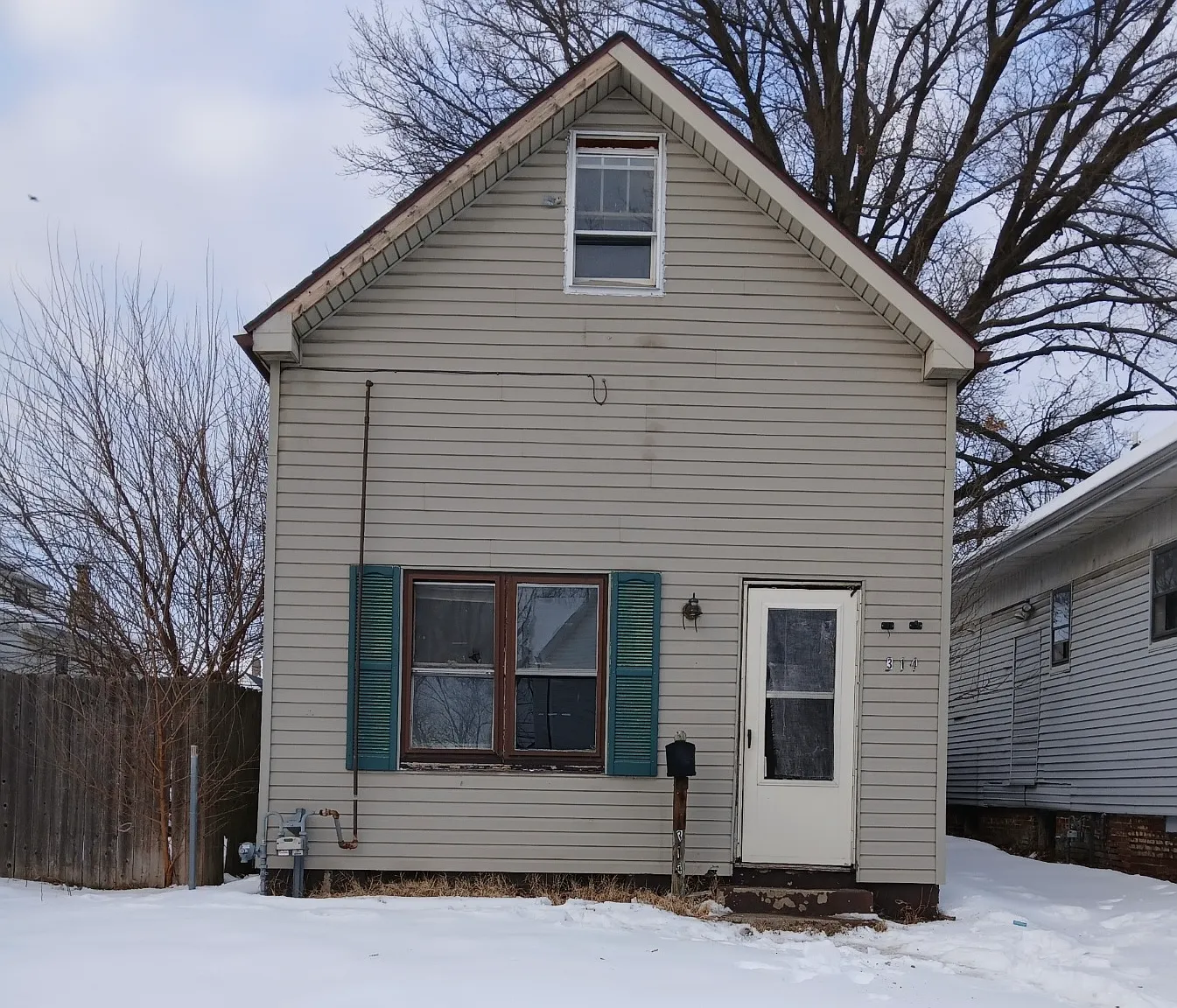 3 bed, 1500 sqft, $845 — Photo 1