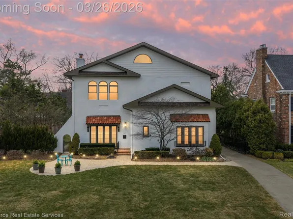 1247 Buckingham Rd, Grosse Pointe Park, MI 48230