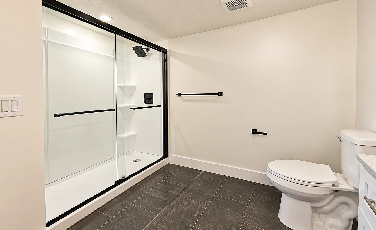 2 bed, 1200 sqft, $1,599 — Photo 4