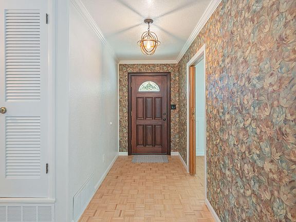 4th image of 313 Holmes Blvd NW