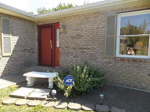 2nd image of 15 Willowood Ln