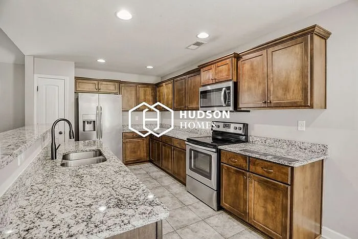 7902 Hemlock Dr — Photo 8