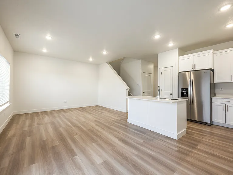 1303 E 920 N — Photo 16