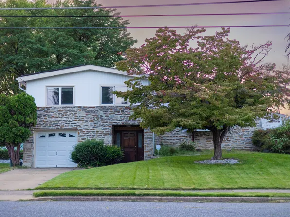 9316 Laramie Rd, Philadelphia, PA 19115