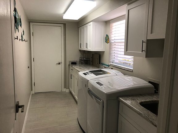 4th image of 528 Lake Louise Cir Unit 303