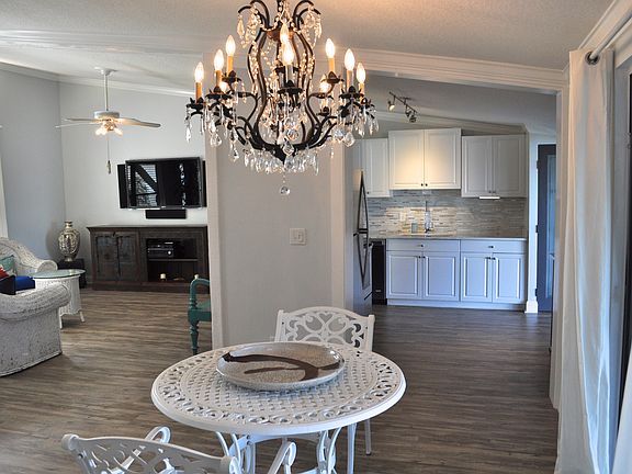 Volume ceiling/open flr plan