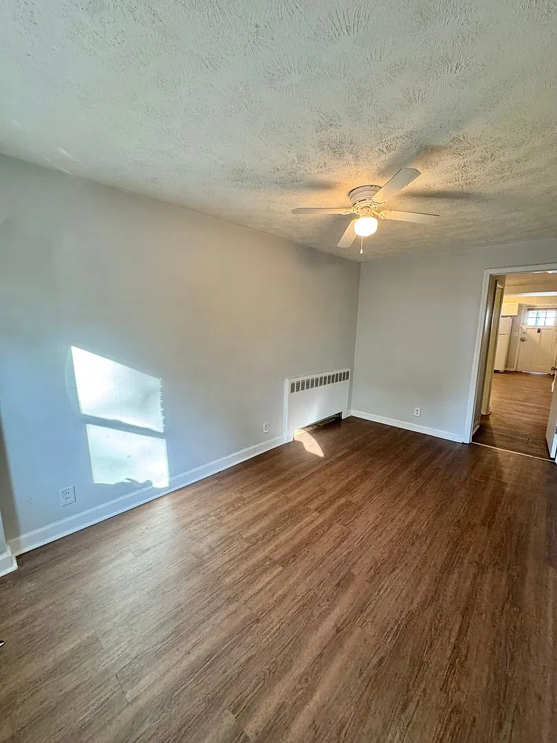 3907 S 24th Street — Photo 2