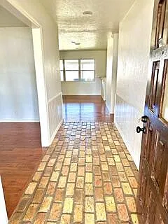 2810 Marmon Dr — Photo 2