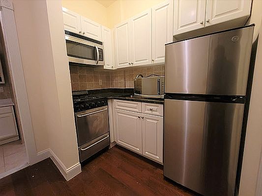 3rd image of 449 W 43rd St #1X
