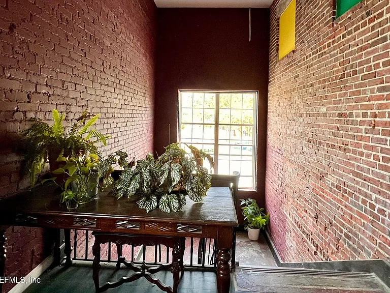1951 N Market St #3 — Photo 12