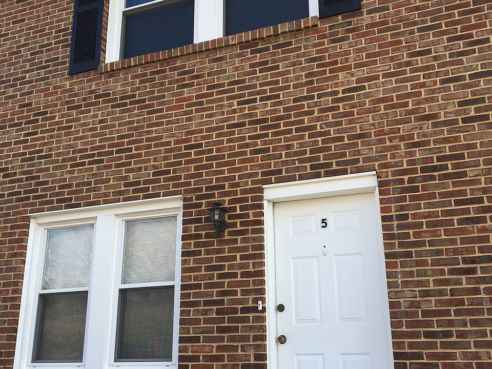 2nd image of 225 Baugh Ln NE APT 5