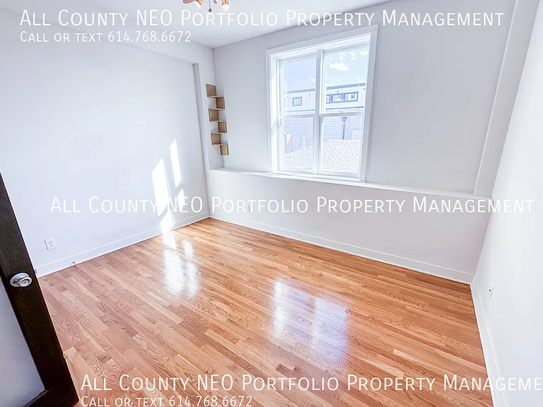 1276 N High St #304 — Photo 7