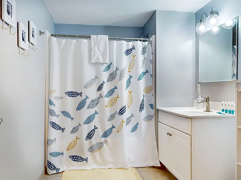 1 E Grand Ave #403 — Photo 21