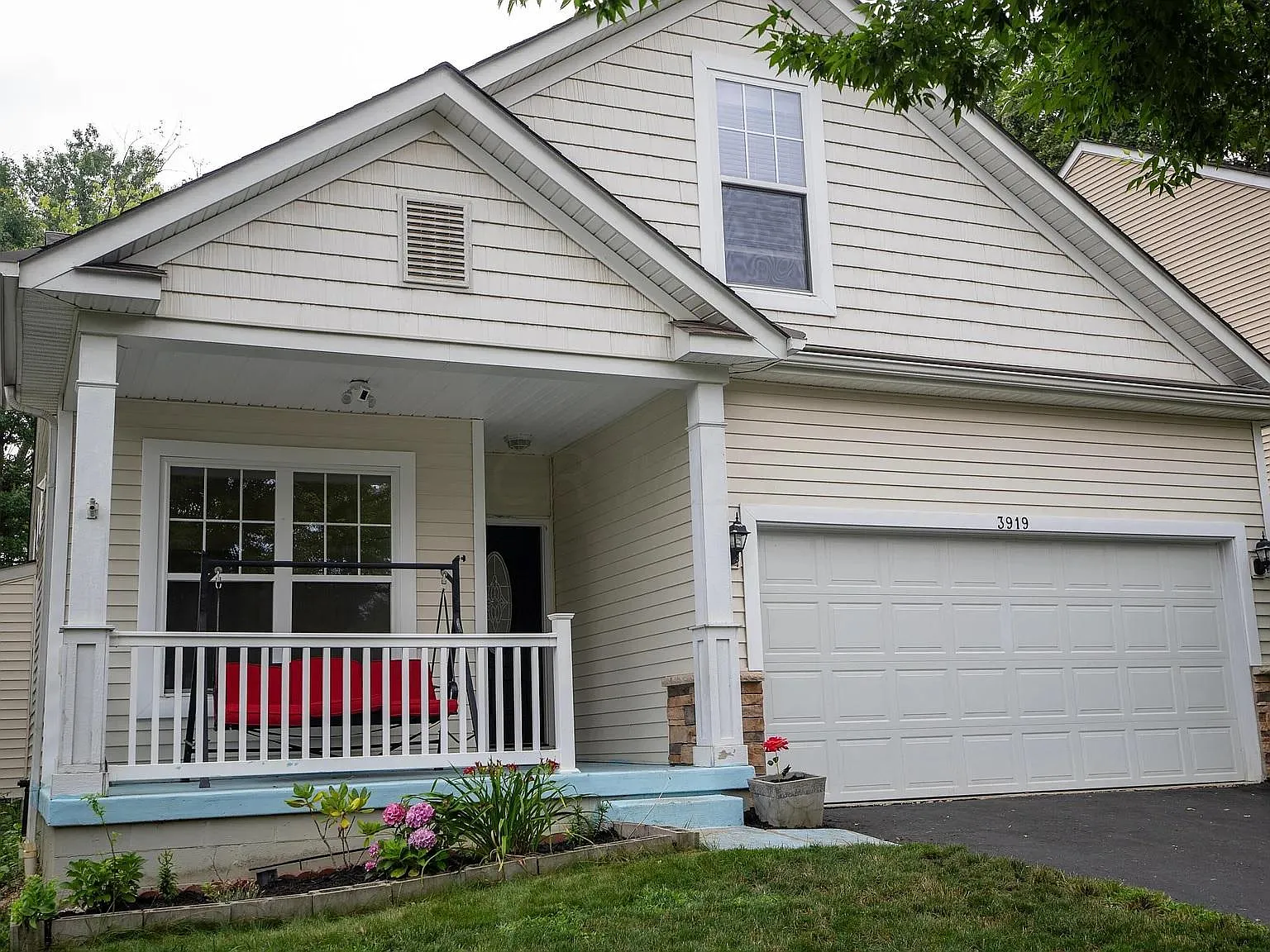 4 bed, 1556 sqft, $2,500 — Photo 1