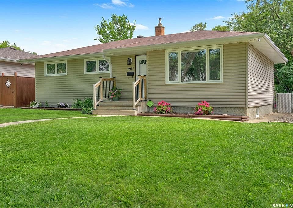 1st image of 961 GARRY STREET