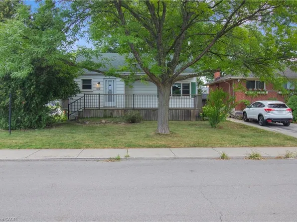 109 Terrace Dr, Hamilton, ON L9A 2Y8