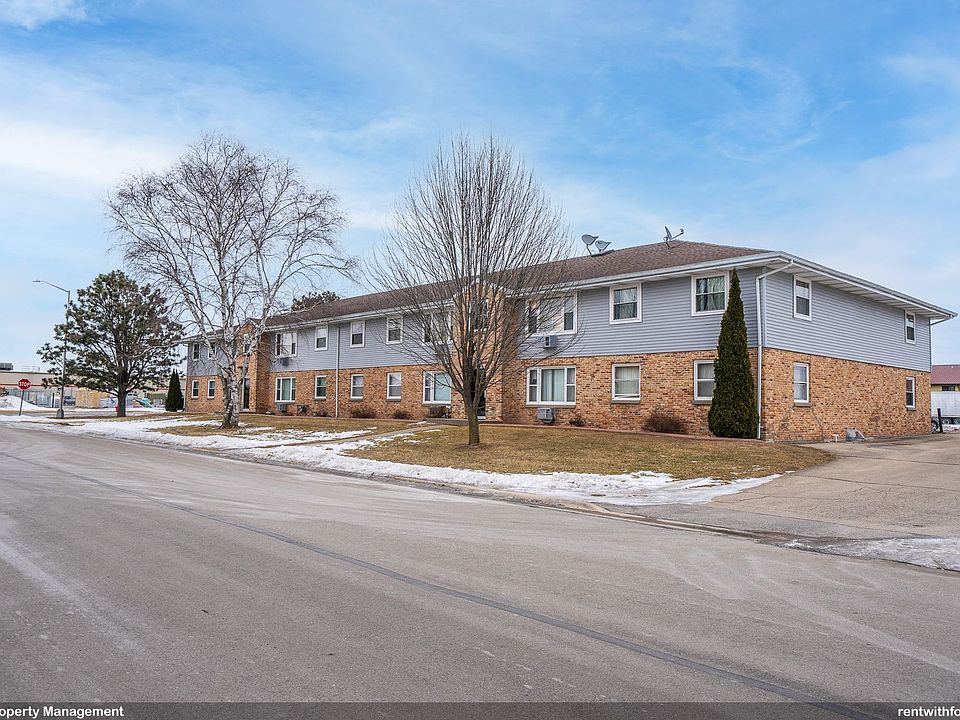 1508 Cedar Street Apartment Rentals New London, WI Zillow